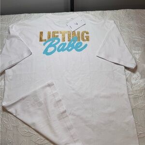 Gymshark “Lifting Babe” Oversized Graphic T-Shirt
Size M (Oversized Fit) • NWT